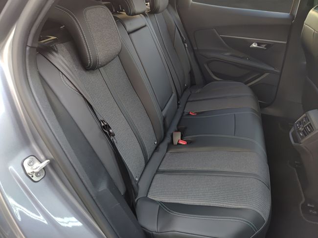 Peugeot 3008 Hybrid 225 e-EAT8 Allure Pack  - Foto 8
