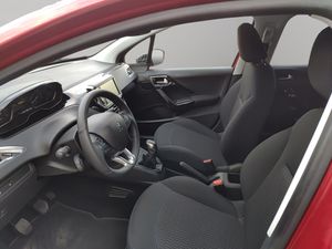 Peugeot 208 5P Signature 1.2L PureTech 60KW (82CV)  - Foto 9