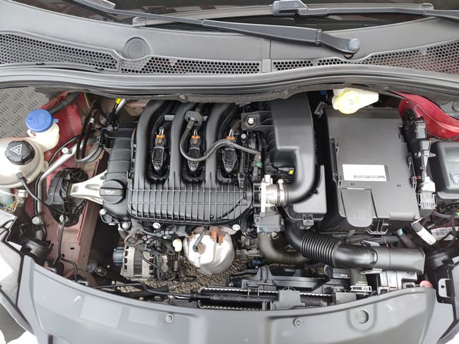 Peugeot 208 5P Signature 1.2L PureTech 60KW (82CV)  - Foto 24