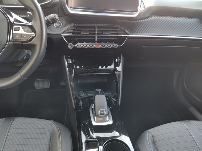Peugeot 2008 Allure Puretech 130 S&S EAT8  - Foto 19