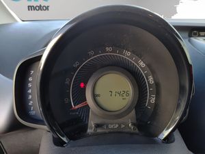 Toyota Aygo 1.0 70 x-play  - Foto 25