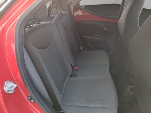 Toyota Aygo 1.0 70 x-play  - Foto 8
