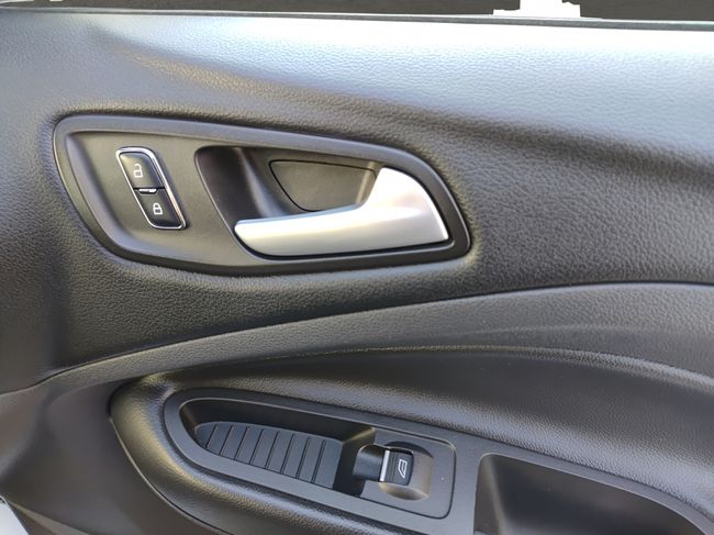 Ford Kuga 2.0 TDCi 110kW 4x2 A-S-S Trend  - Foto 22