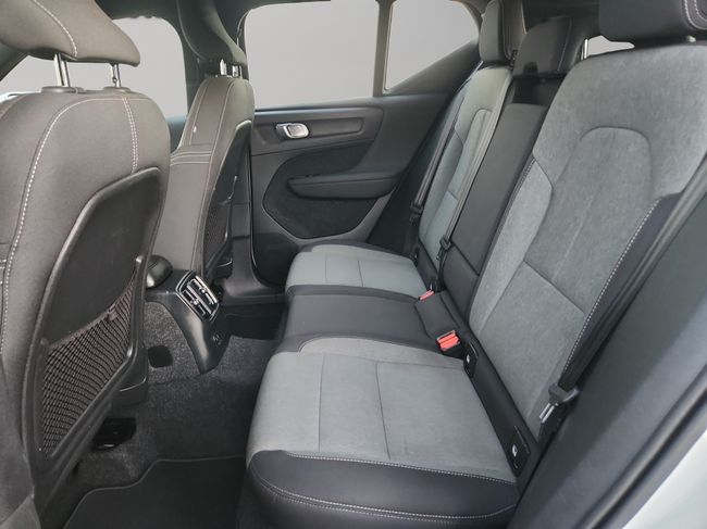 Volvo XC40 1.5 T4 Twin Recharge Inscription Auto  - Foto 17