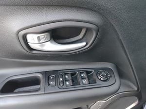 Jeep Renegade eHybrid 1.5 96kW(130CV) Limited ATX  - Foto 23