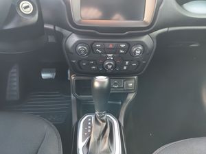 Jeep Renegade eHybrid 1.5 96kW(130CV) Limited ATX  - Foto 21