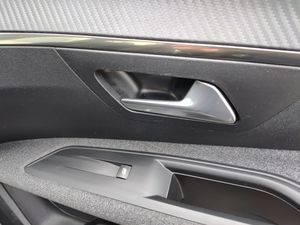 Peugeot 3008 1.5 BlueHDi 96kW (130CV) S&S Allure  - Foto 23
