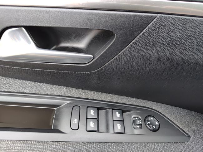 Peugeot 3008 1.5 BlueHDi 96kW (130CV) S&S Allure  - Foto 22