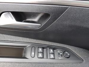 Peugeot 3008 1.5 BlueHDi 96kW (130CV) S&S Allure  - Foto 22