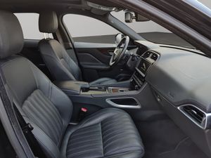 Jaguar F-Pace 3.0 TDV6 221 kW  - Foto 18