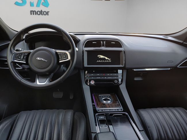 Jaguar F-Pace 3.0 TDV6 221 kW  - Foto 10