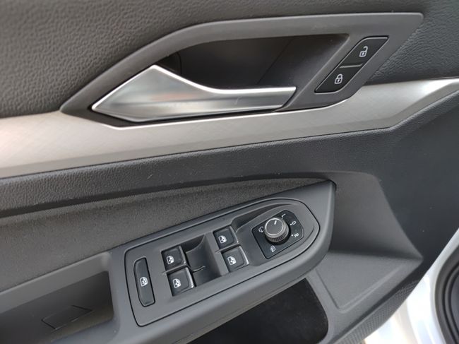 Volkswagen Golf Life 2.0 TDI 85 kW  - Foto 21