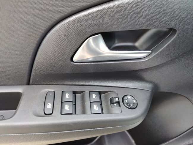 Opel Corsa 1.2T 74 kW  - Foto 19