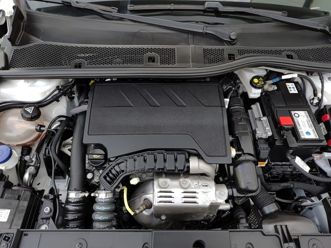 Opel Corsa 1.2T 74 kW  - Foto 21