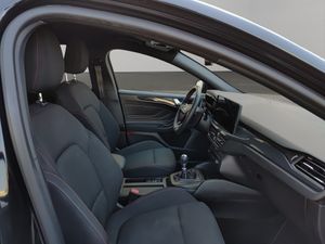 Ford Focus Sportbreak ST-Line 1.0 EcoBoost 92 kW  - Foto 18