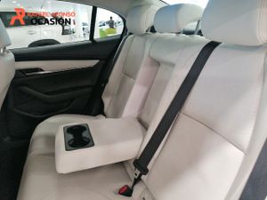 Mazda 3 2.0 SKYACTIV-X ZENITH-X SAFETY WHITE Sedán (180CV)  - Foto 14