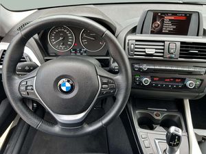 BMW Serie 1 118d 143cv Automático   - Foto 13