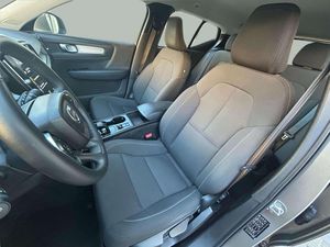 Volvo XC40 Recharge PHEV T4 Core 211cv   - Foto 10