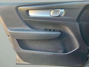 Volvo XC40 Recharge PHEV T4 Core 211cv   - Foto 18