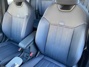 MINI MINI COOPER C 5 Puertas Favoured 1.5 156cv 5p  - Foto 3