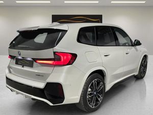 BMW iX1 eDrive20 204cv M Sport PRO  - Foto 8