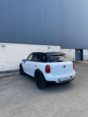 MINI Countryman 2.0 Cooper D Auto  - Foto 9