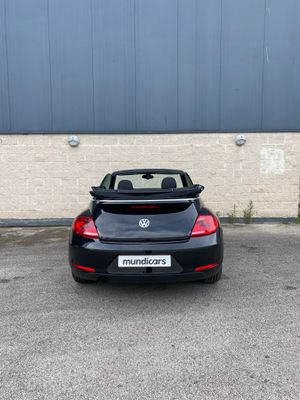 Volkswagen Beetle Cabrio Design 2.0 TDI 110CV BMT  - Foto 11