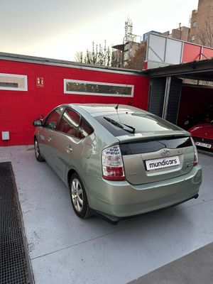 Toyota Prius 1.5 VVT-i HSD  - Foto 13