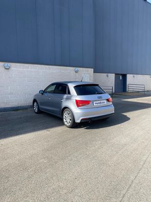 Audi A1 Sportback 1.6 TDI Attraction  - Foto 8