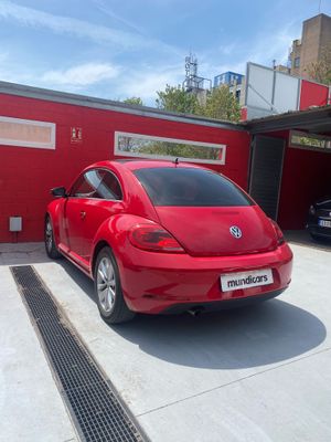 Volkswagen Beetle 1.6 TDI 105cv Design  - Foto 9