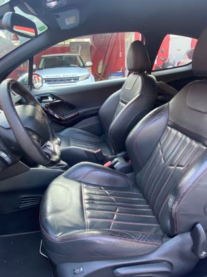 Peugeot 208 GTi by PEUGEOT SPORT  - Foto 15