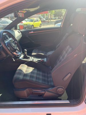 Volkswagen Golf GTI 2.0 TSI 220CV BMT  - Foto 11