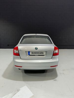 Skoda Octavia 1.6 TDI CR 105cv Ambition  - Foto 9
