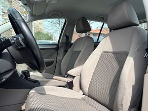 Volkswagen Golf 1.6 TDI 105 DSG Advance BMotion Tech  - Foto 20