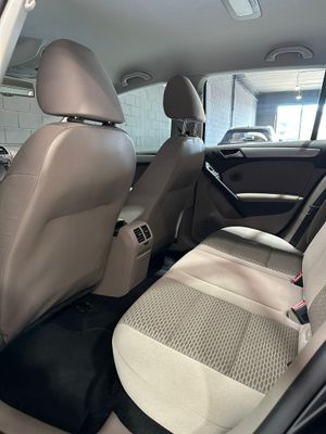 Volkswagen Golf 1.6 TDI 105 DSG Advance BMotion Tech  - Foto 11