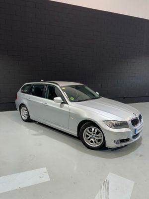 BMW Serie 3 318d Auto Touring  - Foto 3