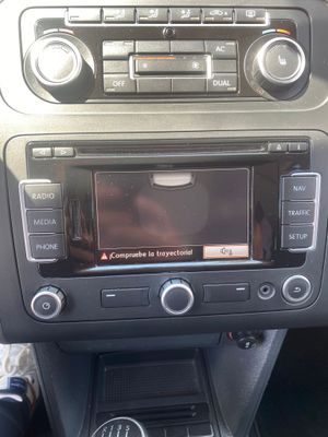 Volkswagen Touran 2.0 TDI 140cv Advance  - Foto 23