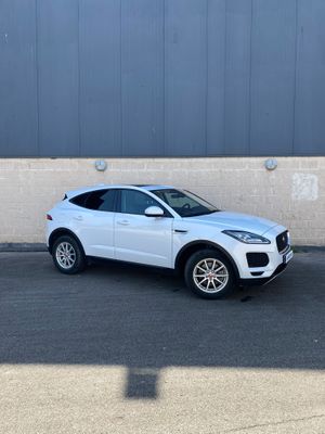 Jaguar E-Pace 2.0D 110kW R-Dynamic SE 4WD Auto  - Foto 4
