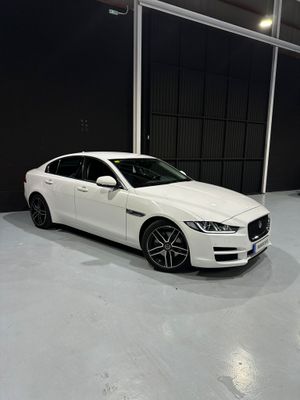 Jaguar XE 2.0 AJ200D Diesel Auto RWD XE Prestige  - Foto 3