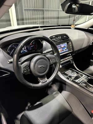 Jaguar XE 2.0 AJ200D Diesel Auto RWD XE Prestige  - Foto 13