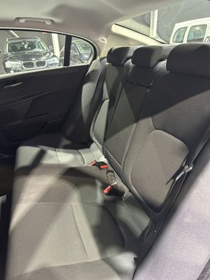 Jaguar XE 2.0 AJ200D Diesel Auto RWD XE Prestige  - Foto 15