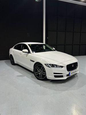 Jaguar XE 2.0 AJ200D Diesel Auto RWD XE Prestige  - Foto 4