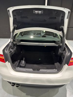 Jaguar XE 2.0 AJ200D Diesel Auto RWD XE Prestige  - Foto 16