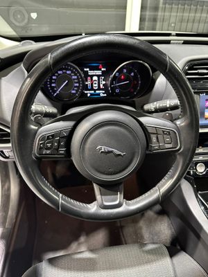 Jaguar XE 2.0 AJ200D Diesel Auto RWD XE Prestige  - Foto 12