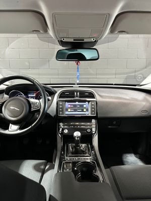 Jaguar XE 2.0 AJ200D Diesel RWD 180cv XE-Pure  - Foto 14