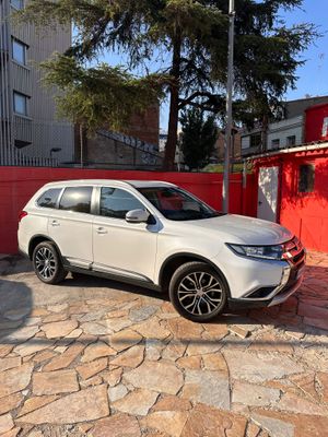 Mitsubishi Outlander 200 MPI Motion CVT 2WD 5 Plazas  - Foto 4