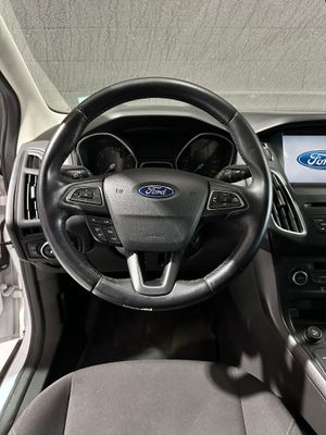 Ford Focus 1.5 TDCi E6 120cv Business  - Foto 16