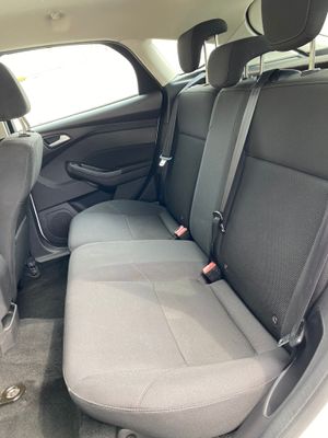 Ford Focus 1.5 TDCi E6 120cv Business  - Foto 10