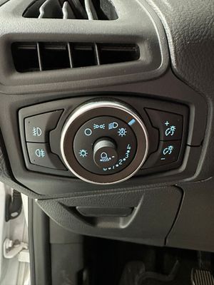 Ford Focus 1.5 TDCi E6 120cv Business  - Foto 17