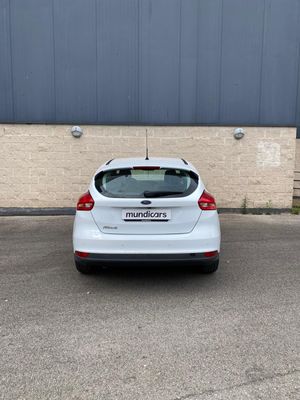 Ford Focus 1.5 TDCi E6 120cv Business  - Foto 9